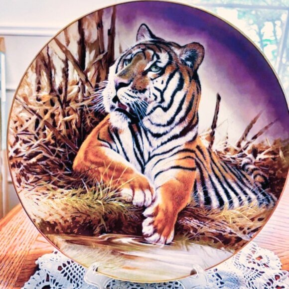 "Tamar" Collector Plate by Douglas Van Dowd - Vintage, EUC - Picture 5 of 9